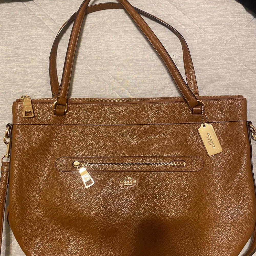 Authentic Coach crossbody/shoulder bag